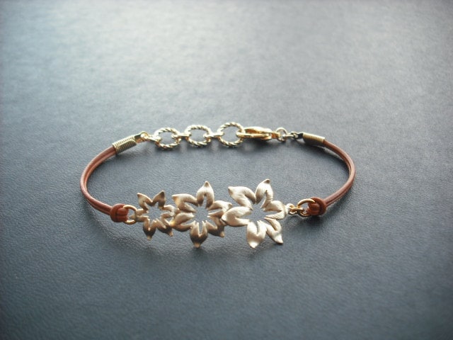 sterne Blumen-Armband - Matte 16K Gold Plated von Lana0Crystal
