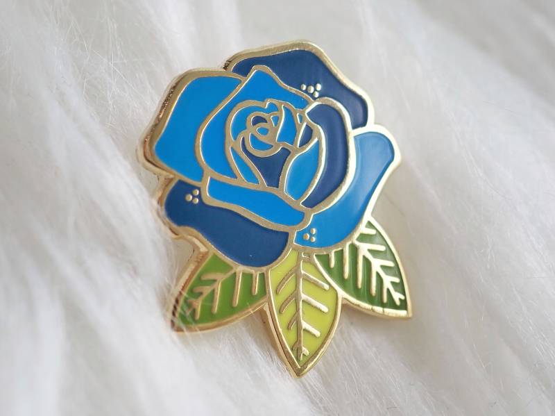 Anstecknadel - Blaue Rose Emaille Pin Anstecker Anstecknadel - Blaue Rose Emaille Pin Anstecker von LanaBetty