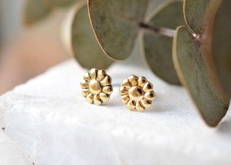 Gänseblümchen Ohrringe - Messing + Sterling Silber Gänseblümchen Ohrringe - Messing + Sterling Silber von LanaBetty