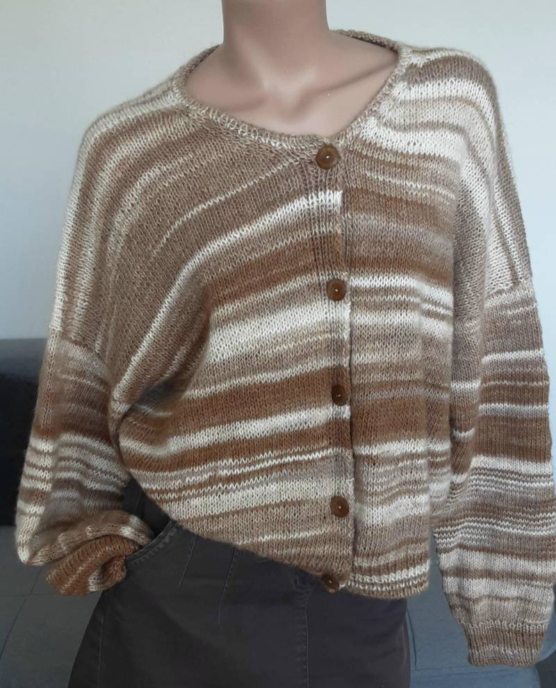 Oversized Strickjacke Aus Hochwertiger Wolle - Handarbeit Beige-Creme Größe M Bis 2xl von LanaKnaub