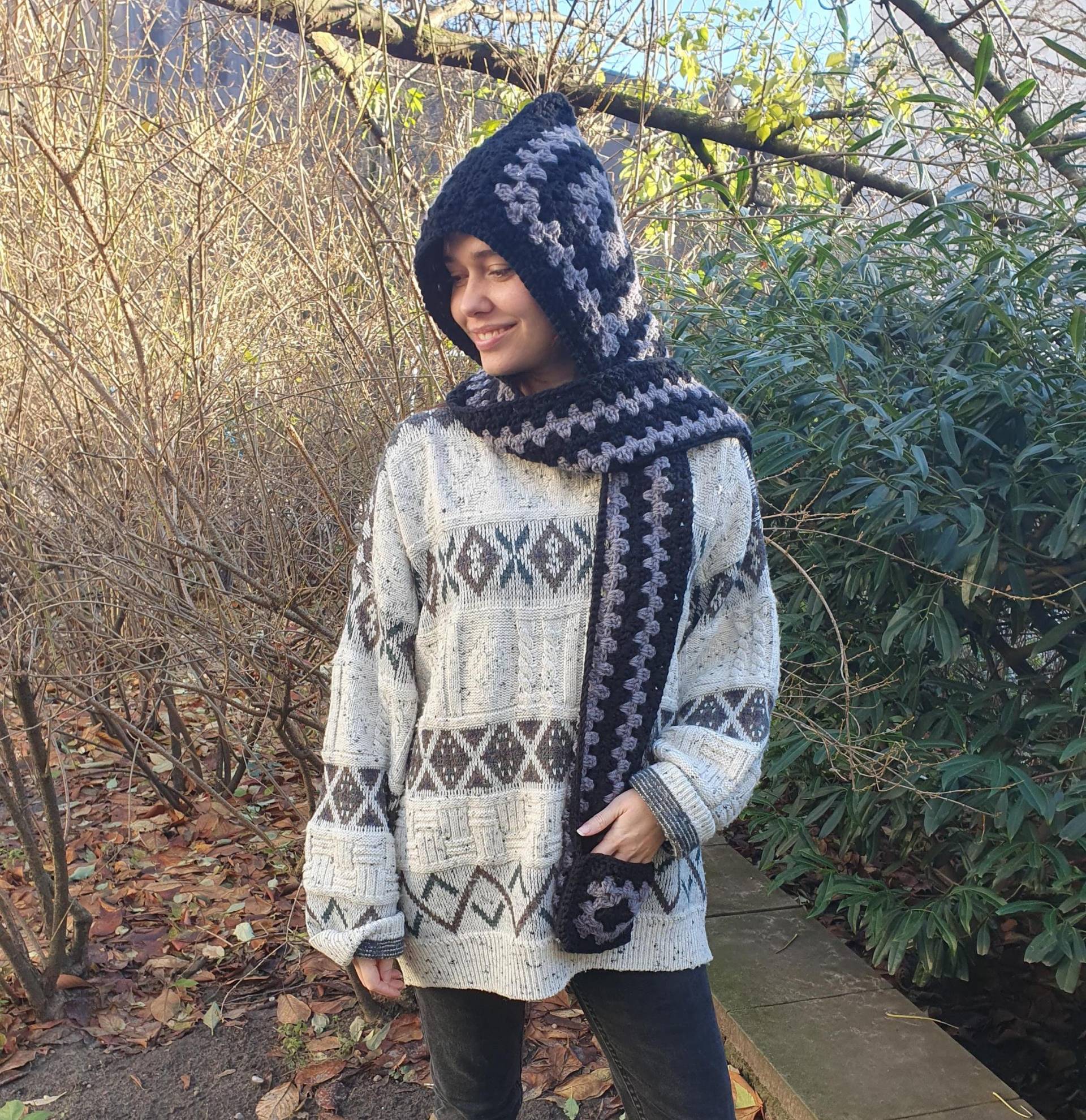 Häkel Scoodie Mützenschal Granny Square Balaclava Mütze Schal Mit Taschen Hippie Boho von LanaLunaCrochetArt