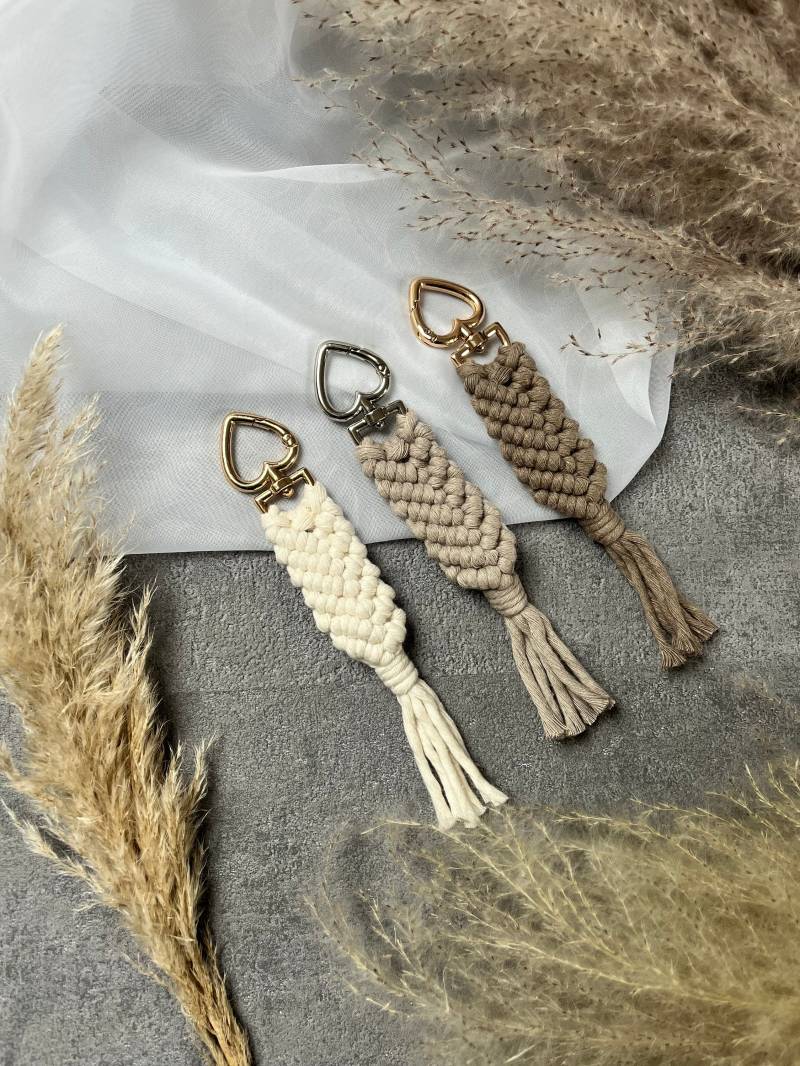 Schlüsselanhänger "Fishbone" Makramee Boho Hauskauf Weihnachten Muttertag Vatertag Gastgeschenk Jga Geburtstag Geschenk von LanasWollstuecke
