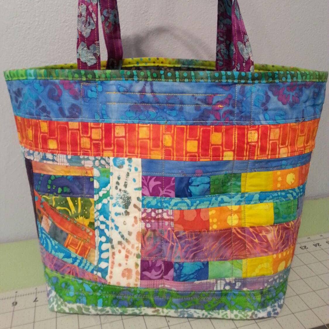 Custom Order Gesteppte Tasche Handtasche Handgefertigt Upcycled Batik Baumwolle Vier Große Taschen Von Einer Art Ooak Einzigartige Bunten Multicolor Custom Order Gesteppte Tasche Handtasche Handgefertigt Upcycled Batik Baumwolle Vier Große Taschen Von Einer Art Ooak Einzigartige Bunten Multicolor von LandFallFarm