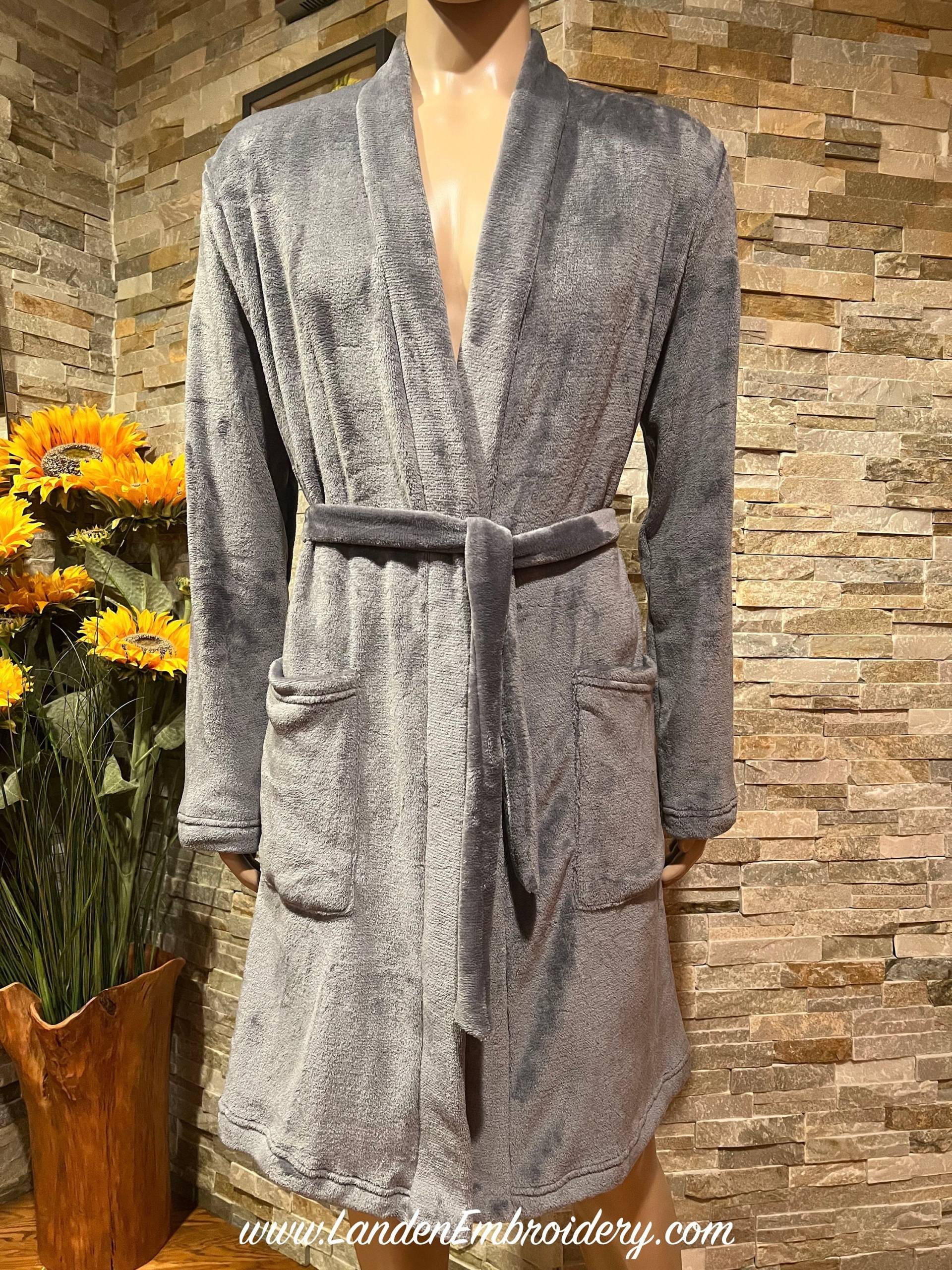 Herren Graue Robe Personalisiert Mit Benutzerdefinierten Stickereien Herren Graue Robe Personalisiert Mit Benutzerdefinierten Stickereien von LandenEmbroidery