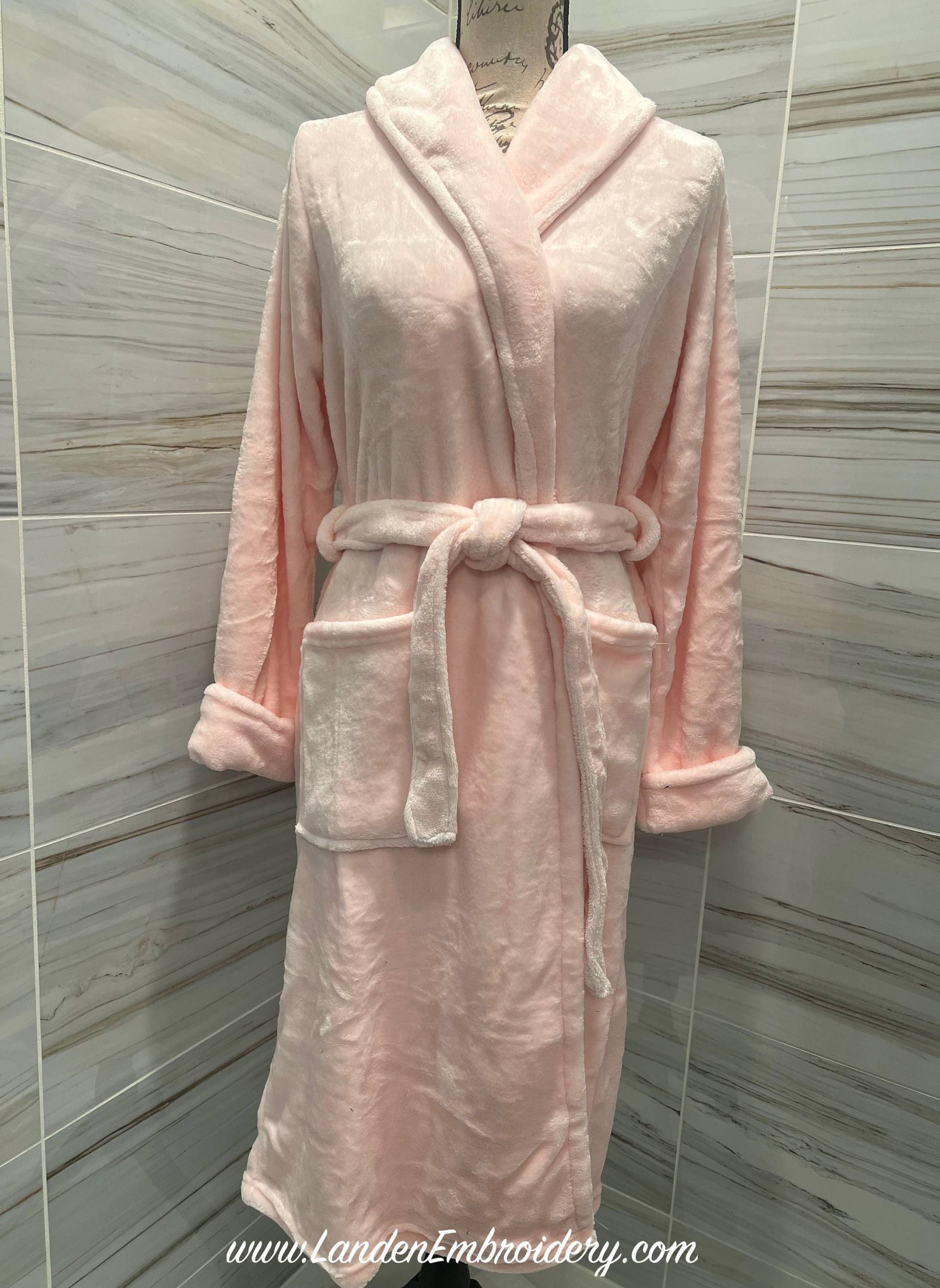 Rosa Fleece Robe Mit Individueller Stickerei Rosa Fleece Robe Mit Individueller Stickerei von LandenEmbroidery