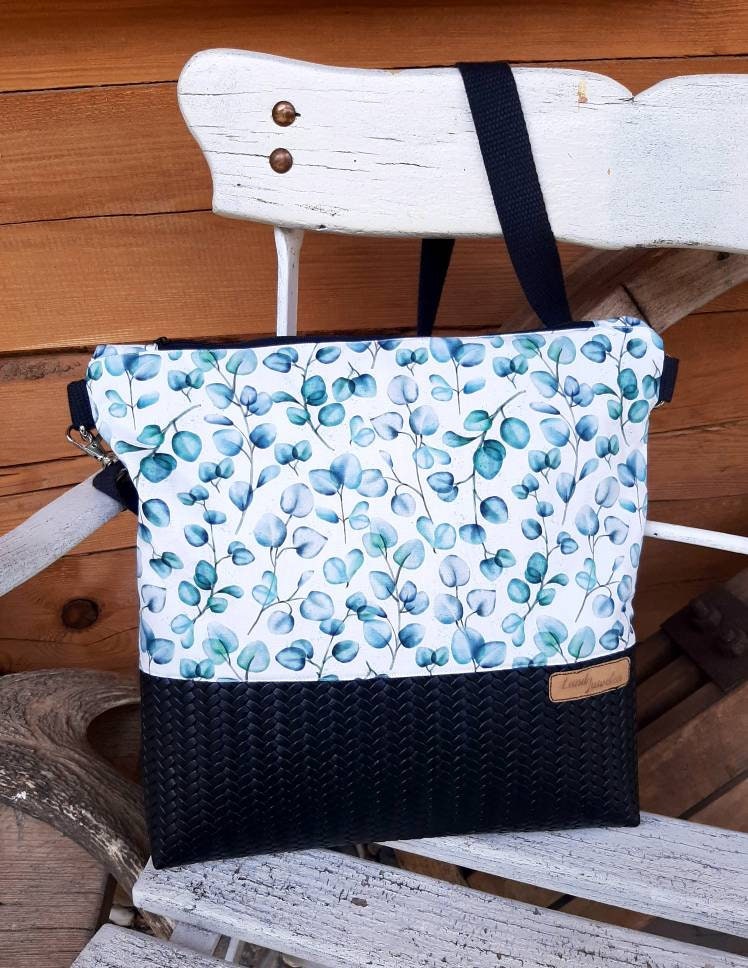 Eukalyptus Umhängetasche Schwarz Zopfmuster von Landjuwel