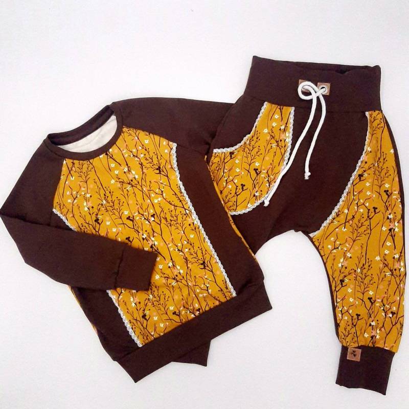 Set Pulli Und Hose Blumen Gelb Braun Wunschgröße 56 - 98 von Landjuwel