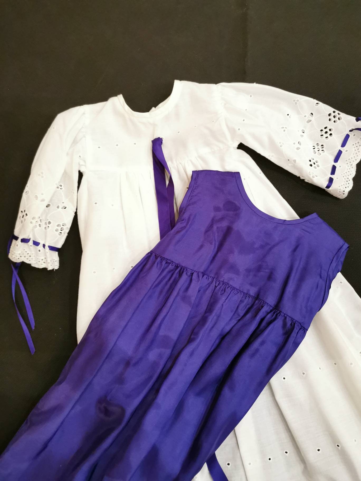 Batist Spitzen Shabby Taufkleid Antik Kleidchen Mit Lila Unterkleid Taufe Lang Baby von Landmum