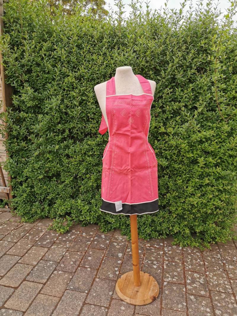 Schürze Zum Besticken Vorgezeichnet Apron Diy Vintage Zauberhaft 60Er Jahre Kochschürze Küchenschürze Kittel Leinen Stickpackung von Landmum