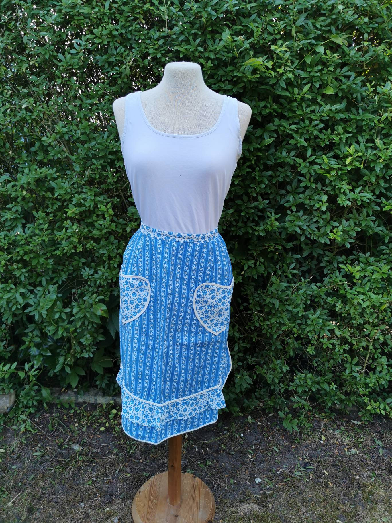 Vintage Zauberhaft Herz Blumen Jahre Schürze Kochschürze Küchenschürze Kittel Blau Halbschürze von Landmum