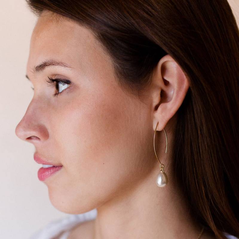 Lange Perlenohrringe, Goldperlenohrringe, Zierliche Perlen, Perlenschmuck, Juni Geburtsstein, Hochzeitsohrringe, Hochzeitsschmuck von LandonLacey