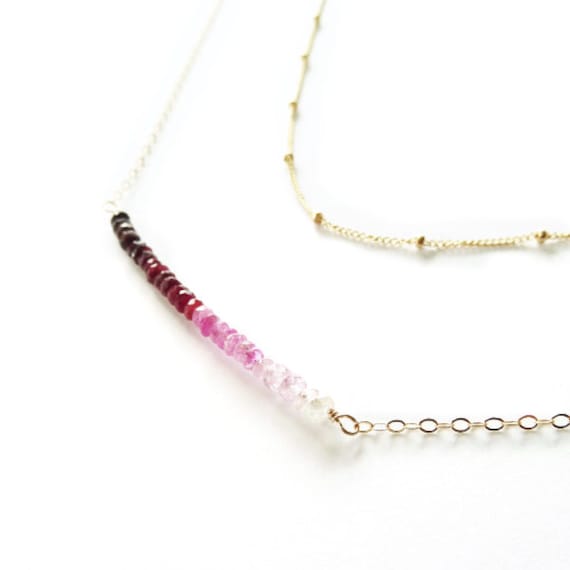 Ruby Bar Halskette, Ombre Rubin, Gold Layer Zarte Echte Rubin Alltag Juli Geburtsstein von LandonLacey