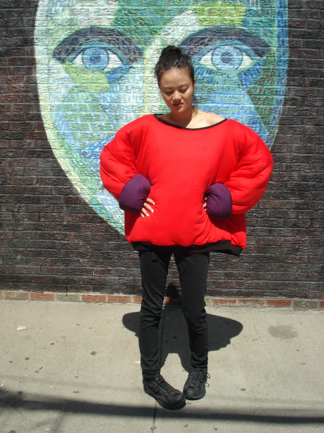 Übergroße Rot Und Violett Geschwollene Reversible Sweatshirt Übergroße Rot Und Violett Geschwollene Reversible Sweatshirt von Landru428Shop