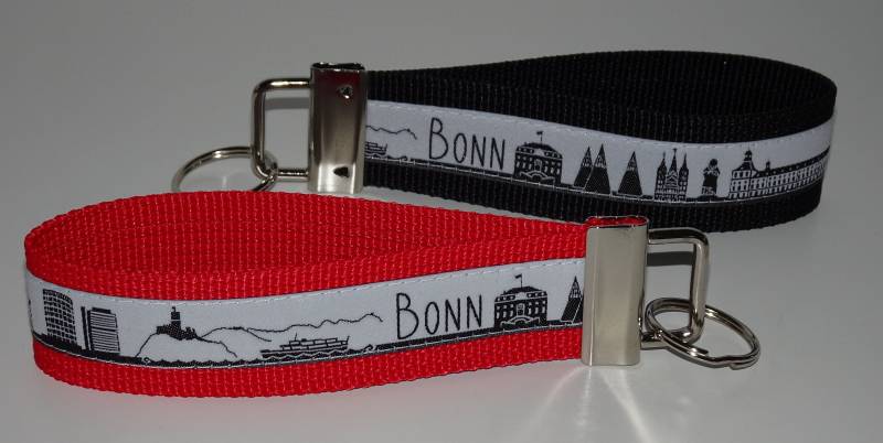 Bonn Skyline Schlüsselband -Anhänger Schwarz Weiß Auf Rotem Oder Schwarzem Gurtband Webband Bonn von Landwerke