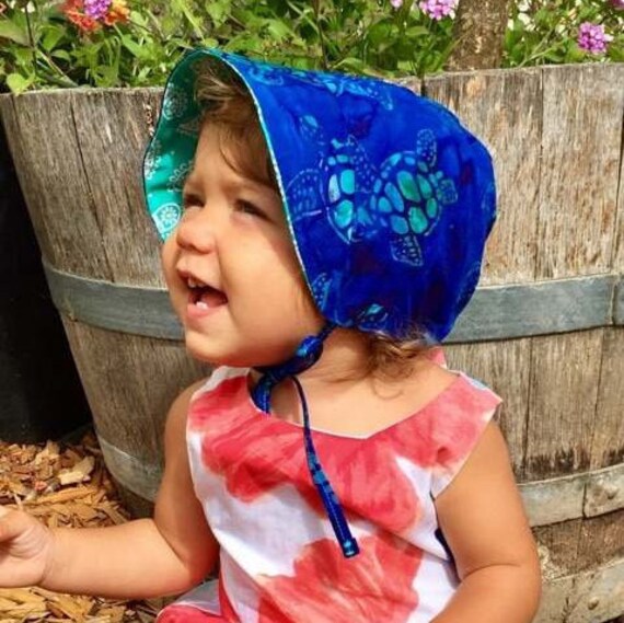 Sea Turtle Sunbonnet - Wendemütze Für Babys Sea Turtle Sunbonnet - Wendemütze Für Babys von Laneymade