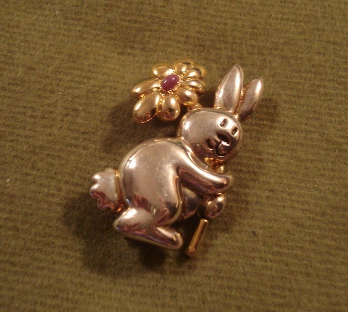 Entzückung Hase Pin Sonnenblume 2-Ton Blume Nie Getragen Vintage Brosche Ostern Top Qualität #624 von LangleysCreations
