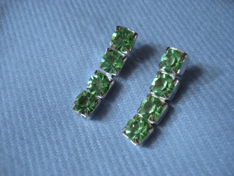 Nie Getragen Kristall Limette Peridot Farbe Top Qualität 4 Stein Silber Ohrringe # 424E von LangleysCreations