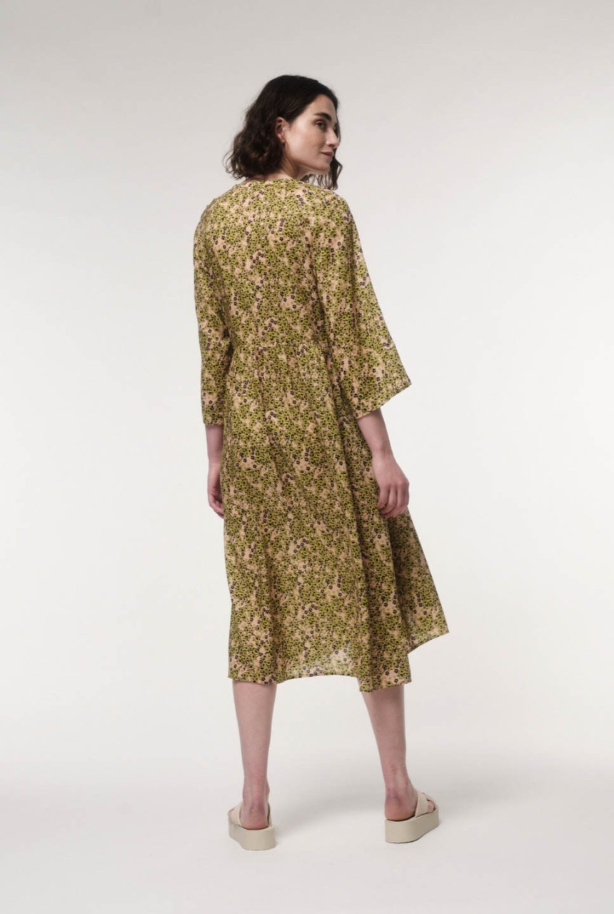 MIDIKLEID PRINT FLOWER FIELD | Lanius | veganes Kleid | p... M MIDIKLEID PRINT FLOWER FIELD | Lanius | veganes Kleid | p... M von Lanius