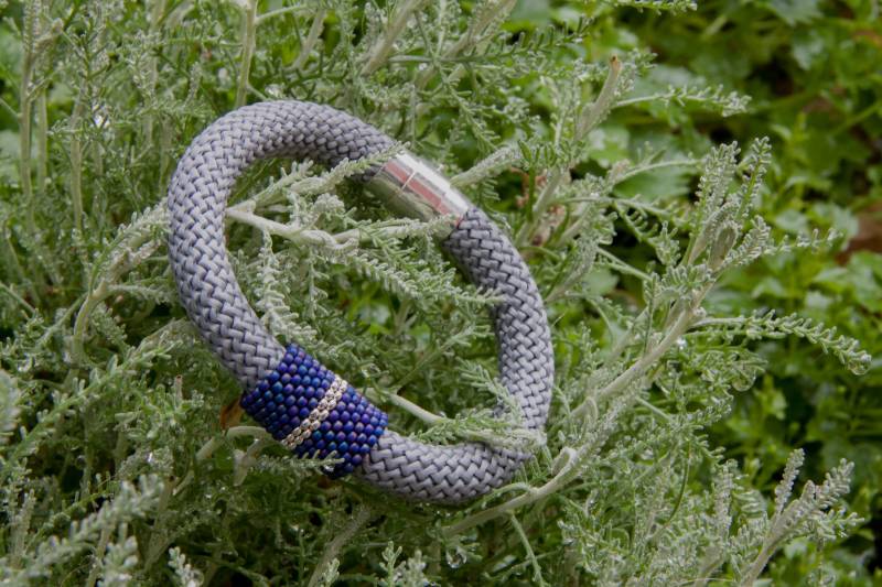 Kletterseil Herren Armband Mit Glasperlen, Geschenk Für Kletterer Kletterseil Herren Armband Mit Glasperlen, Geschenk Für Kletterer von LannoCorda