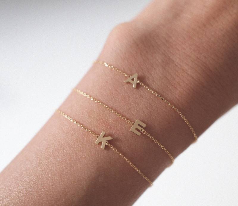 Just Initial Armband, Letter Petite Perfektes Geschenk von Laondrim