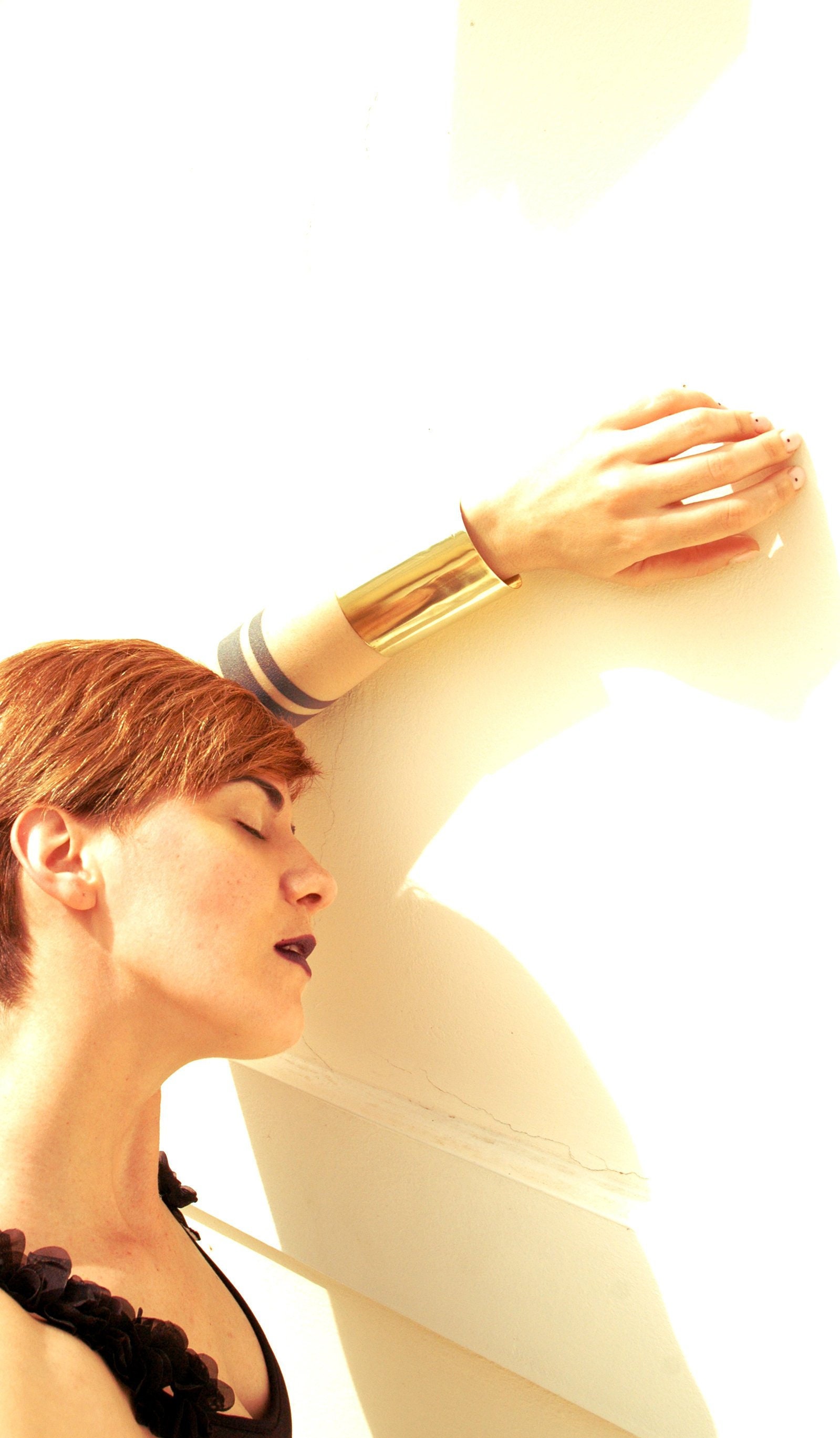 Metallic Gold Cuff Armband Spiegeleffekt Messing Statement Schmuck Metallic Gold Cuff Armband Spiegeleffekt Messing Statement Schmuck von LaouLaou