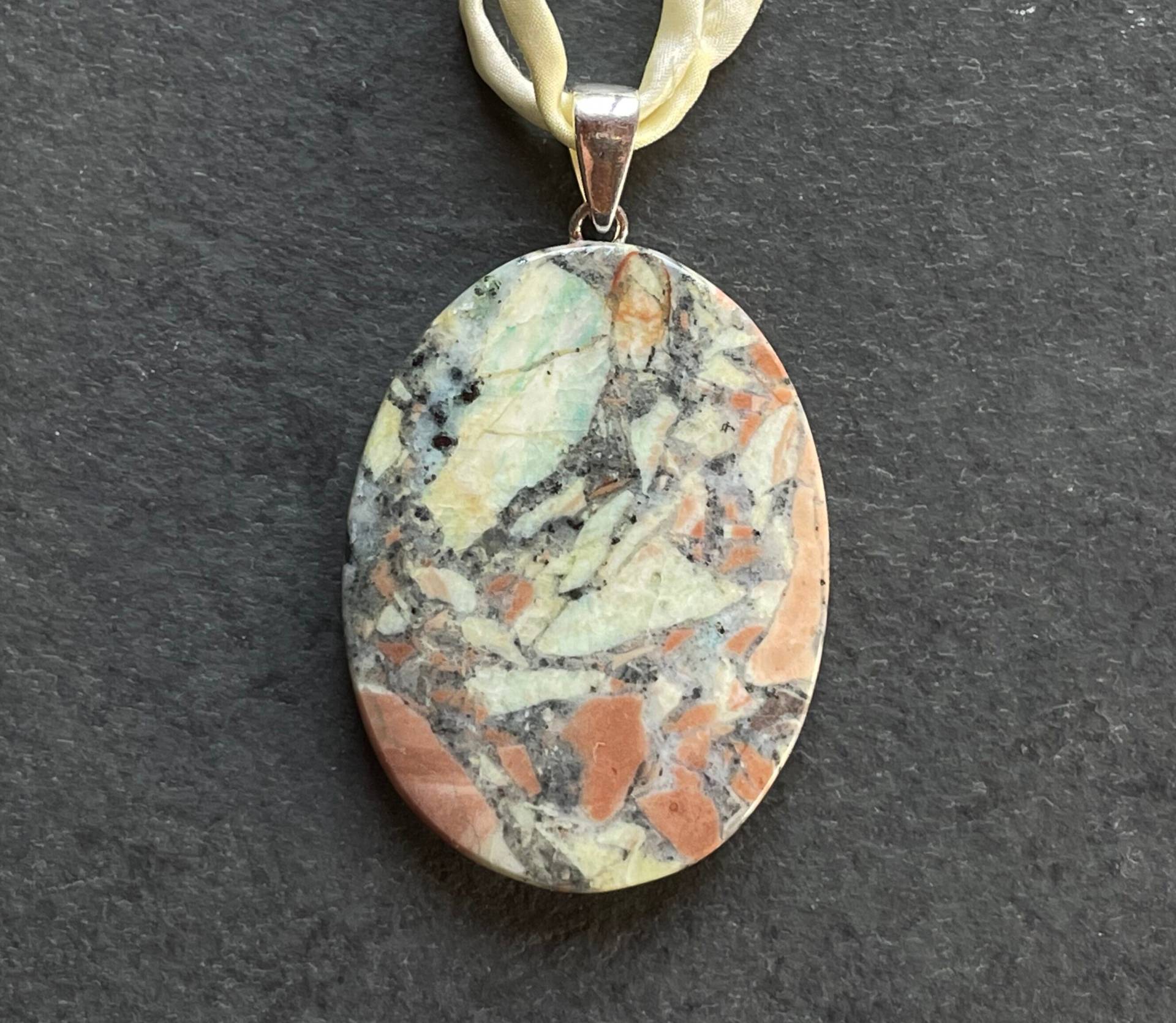 Schwazer Dolomit-Anhänger | Handgeschliffen, Unikat 925 Silberöse |Cabochon Aus Dem Tiroler Inntal, Österreich Naturstein Schmuck Schwazer Dolomit-Anhänger | Handgeschliffen, Unikat 925 Silberöse |Cabochon Aus Dem Tiroler Inntal, Österreich Naturstein Schmuck von LapidariumWierer