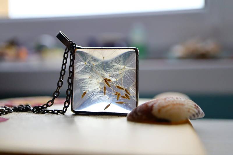 Löwenzahn Samen Terrarium Halskette Waldherbarium Anhänger von LapisGlassArt