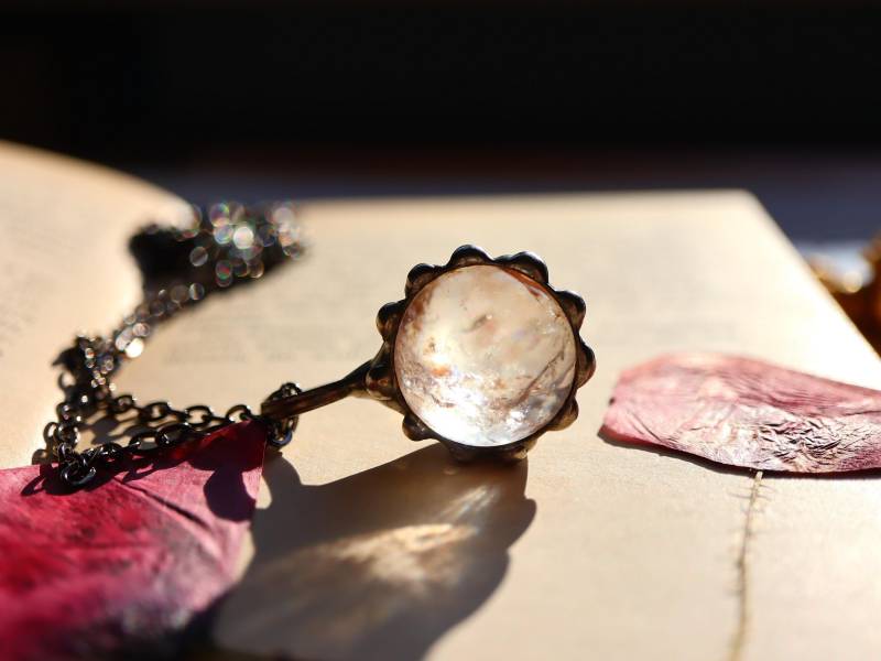 Vintage Quarz Sphere Halskette Handgemachter Kristallschmuck von LapisGlassArt