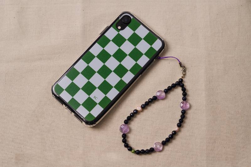 Deep Dusk Handyanhänger, Handyanhänger Mit Sandstein Und Amethyst, Dunkelblauer Perlen, Handykette Perlen von LaraLovesJewellery