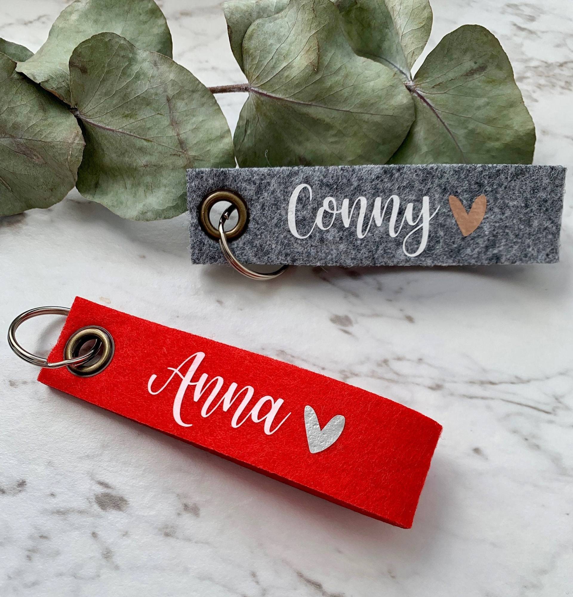 Personalisierter Filz Schlüsselanhänger Mit Name Und Herz | Individuelles Geschenk Namensanhänger Geburtstagsgeschenk von LarasLovelyLife