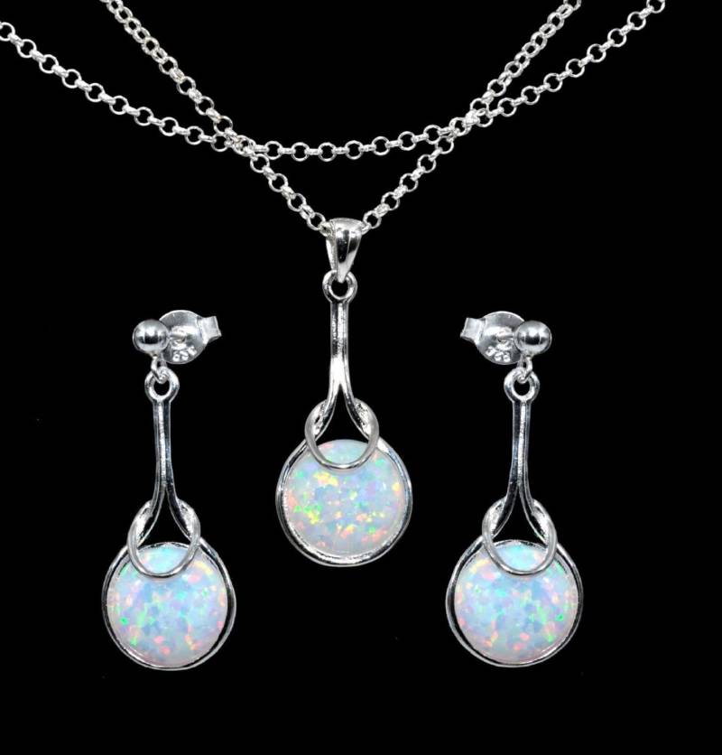 Atemberaubende Weißer Opal Halskette Und Ohrring Set. 10mm Cabochon.925 Sterling Silber Atemberaubende Weißer Opal Halskette Und Ohrring Set. 10mm Cabochon.925 Sterling Silber von Larimar925
