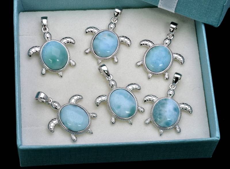 Larimar 12 X 10 Mm Zwei Drei Oder Sechs Meeresschildkröten Anhänger | Wolesale.925 Sterling Silber Larimar 12 X 10 Mm Zwei Drei Oder Sechs Meeresschildkröten Anhänger | Wolesale.925 Sterling Silber von Larimar925