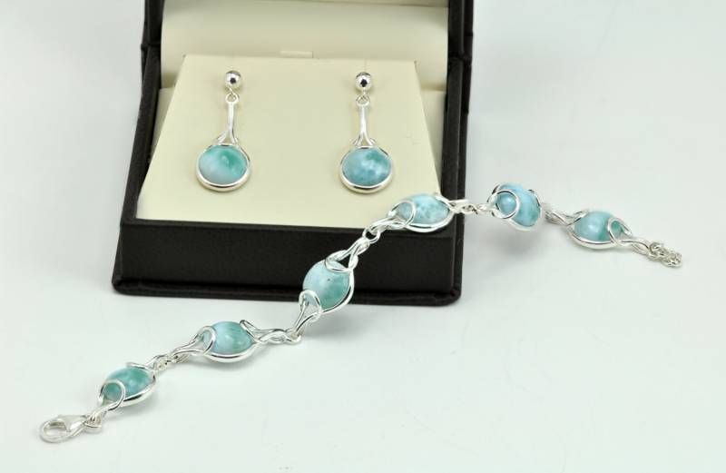 Larimar Armband Ohrringe Acht 10mm 28 Karat .925 Sterling Silber Larimar Armband Ohrringe Acht 10mm 28 Karat .925 Sterling Silber von Larimar925