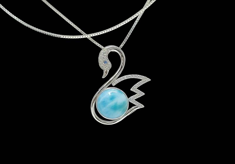 Larimar Schwan Anhänger/Halskette Mit Weißem Saphir .925 Sterling Silber Larimar Schwan Anhänger/Halskette Mit Weißem Saphir .925 Sterling Silber von Larimar925