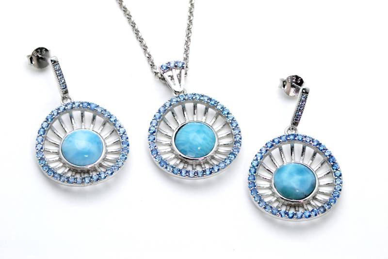 Larimar. Beeindruckende Wagon Wheel Ohrringe Und Halskette Set 925 Sterlingsilber Larimar. Beeindruckende Wagon Wheel Ohrringe Und Halskette Set 925 Sterlingsilber von Larimar925