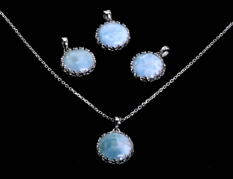 Larimar. Vier | 4 Kronen-Anhänger | Wholesale .925 Sterlingsilber Larimar. Vier | 4 Kronen-Anhänger | Wholesale .925 Sterlingsilber von Larimar925
