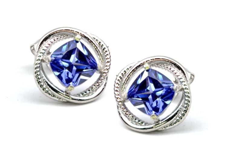 Neue Unendlichkeit 7mm Kissenschliff Tansanit Ohrringe .925 Sterling Silber Neue Unendlichkeit 7mm Kissenschliff Tansanit Ohrringe .925 Sterling Silber von Larimar925