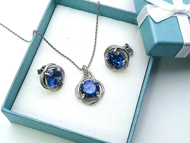Tansanit 10mm Infinity Ohrringe Und Halskette Set .925 Sterling Silber | New Style von Larimar925