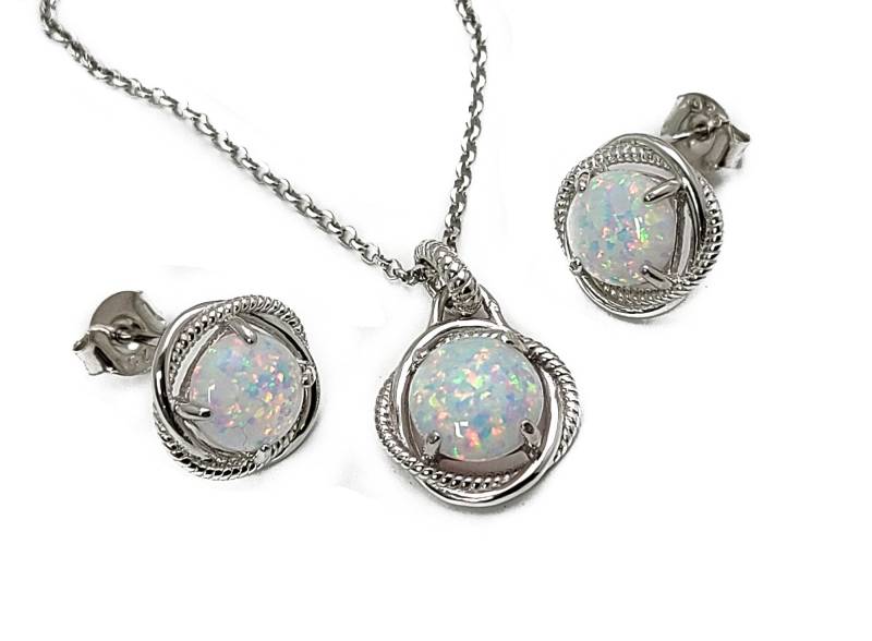 Weiße Opal Infinity Ohrringe Halskette Set .925 Sterling Silber Weiße Opal Infinity Ohrringe Halskette Set .925 Sterling Silber von Larimar925