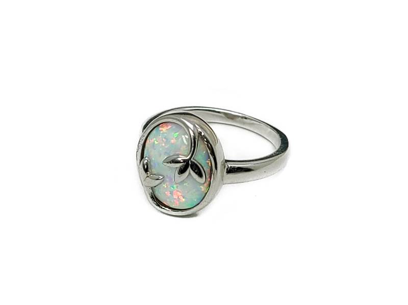 Weißer Opal 10x12mm Ovaler Olivenblatt Ring .925 Sterling Silber Weißer Opal 10x12mm Ovaler Olivenblatt Ring .925 Sterling Silber von Larimar925