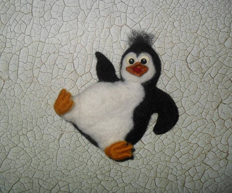Filz Pinguin Brosche Wollen Geschenk von LarisaWorldOfFelt