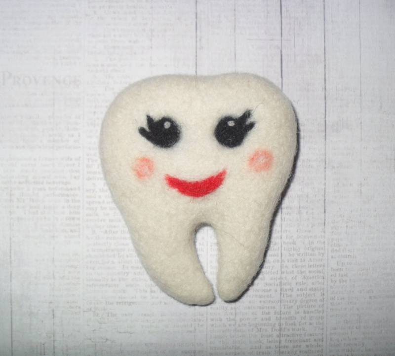 Zahn Brosche Aus Filz Handgemachtes Zahnarzt Geschenk von LarisaWorldOfFelt