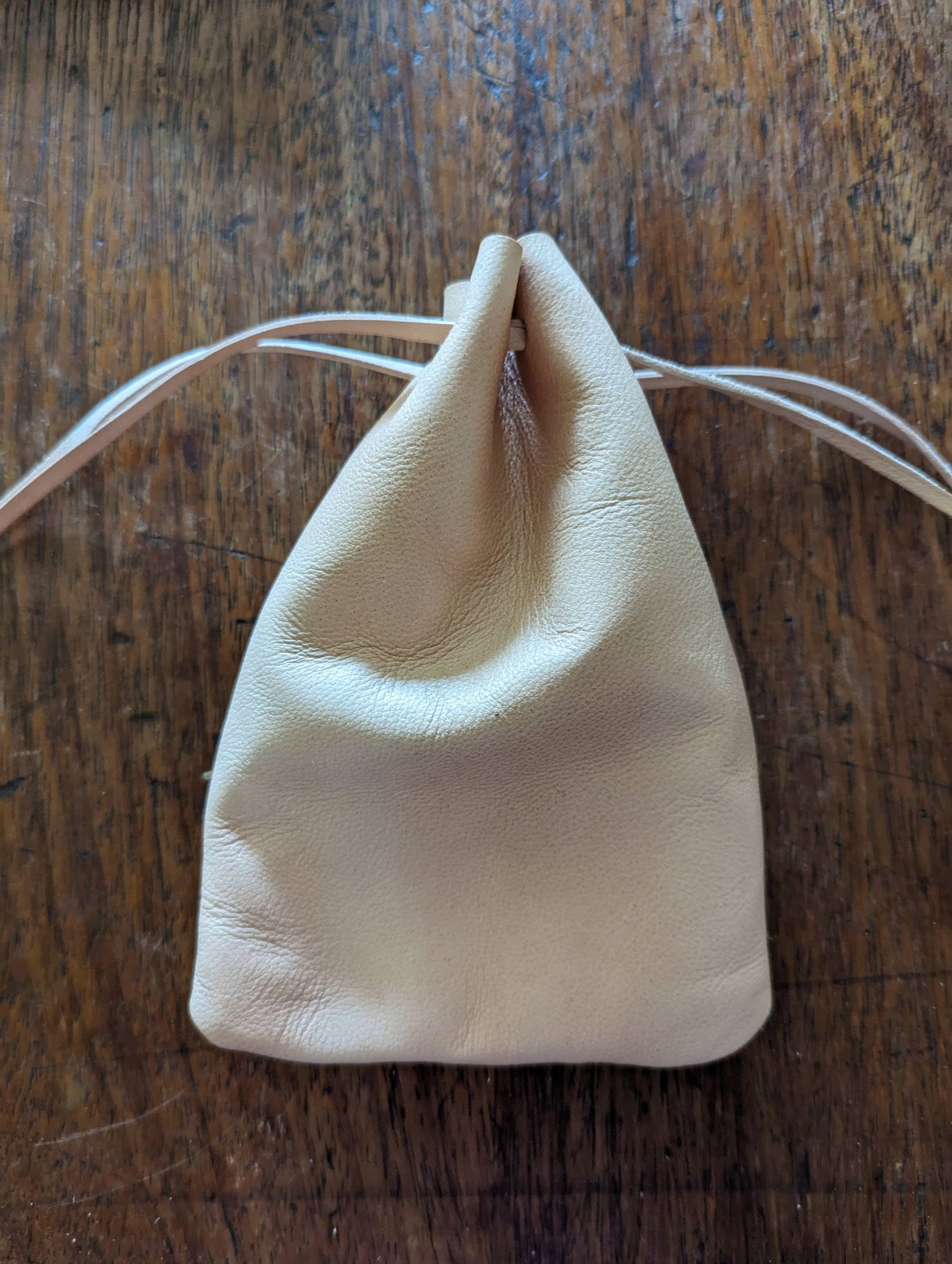 Kordelzugbeutel Aus Ungefärbtem Ziegenleder Kordelzugbeutel Aus Ungefärbtem Ziegenleder von LarkfieldLeather