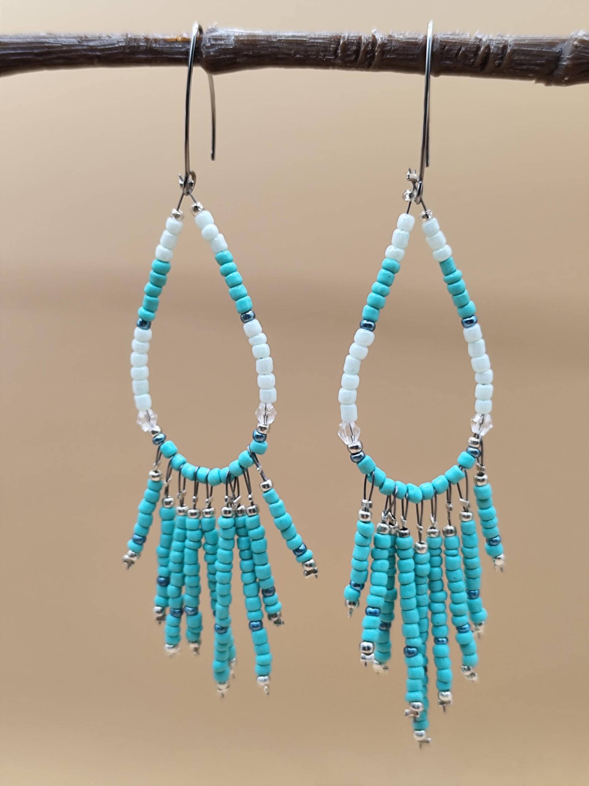 Edelstahl Ohrringe Türkis Weiß - Handgemachte Perlen Ohrhänger Im Bollywood Stil Boho Ethno Schmuck von Larkihandmade