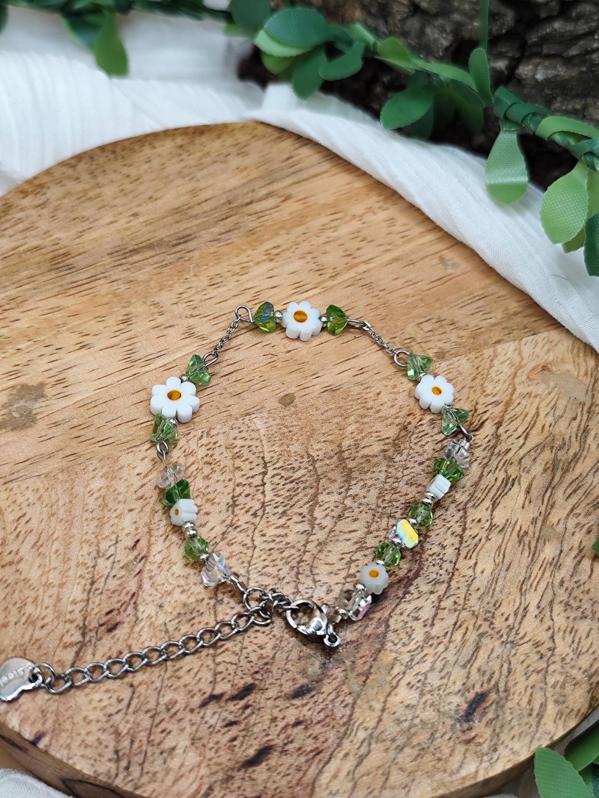 Handgemachtes Blumen Armband | Edelstahl Schmuck Verspieltes Mit Blüten Geschenkidee Für Frauen Unikat/ Silber Edelstahlkette von Larkihandmade