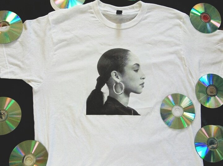 Sade Adu T-Shirt Sade Adu T-Shirt von LarrysTees