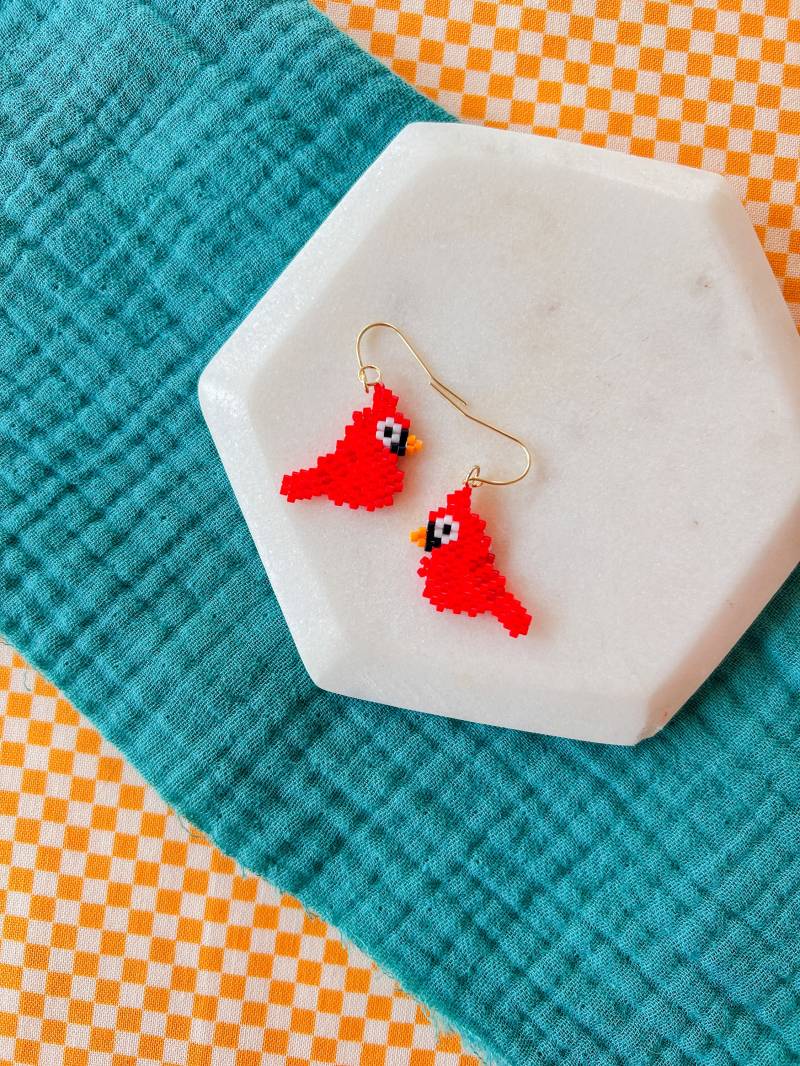 Kardinal Ohrringe | Vogel Glückliches Geschenk Süße Tier Hand Perlen Schmuck von Larryswaffleshop