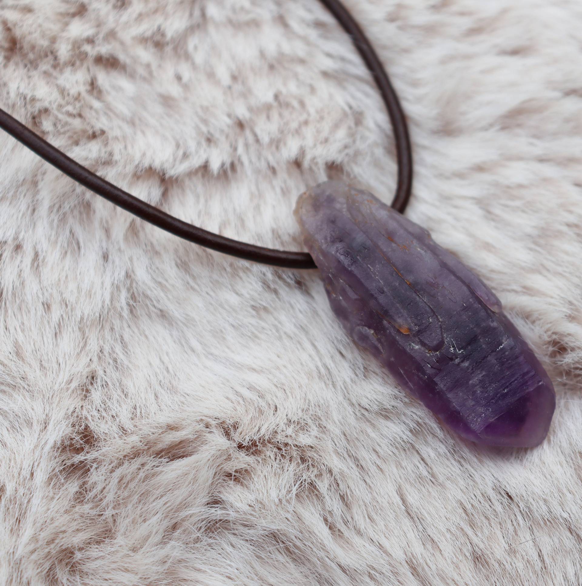 Amethyst Spitze Anhänger Kette Heilstein Halskette Mit Lederband Echt Aus Deu Amethyst Spitze Anhänger Kette Heilstein Halskette Mit Lederband Echt Aus Deu von LarymarvanRahden