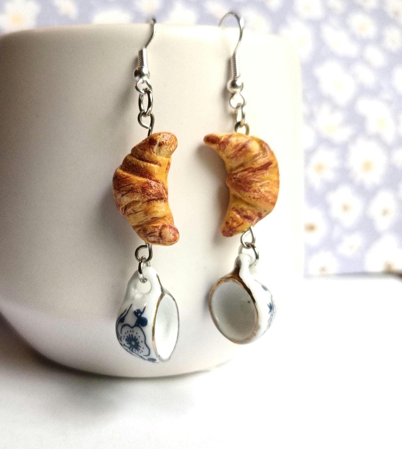 Tasse Croissant Ohrringe, Teetasse, Kaffeetasse Hängohrringe, Nickelfrei von LasCoresShop