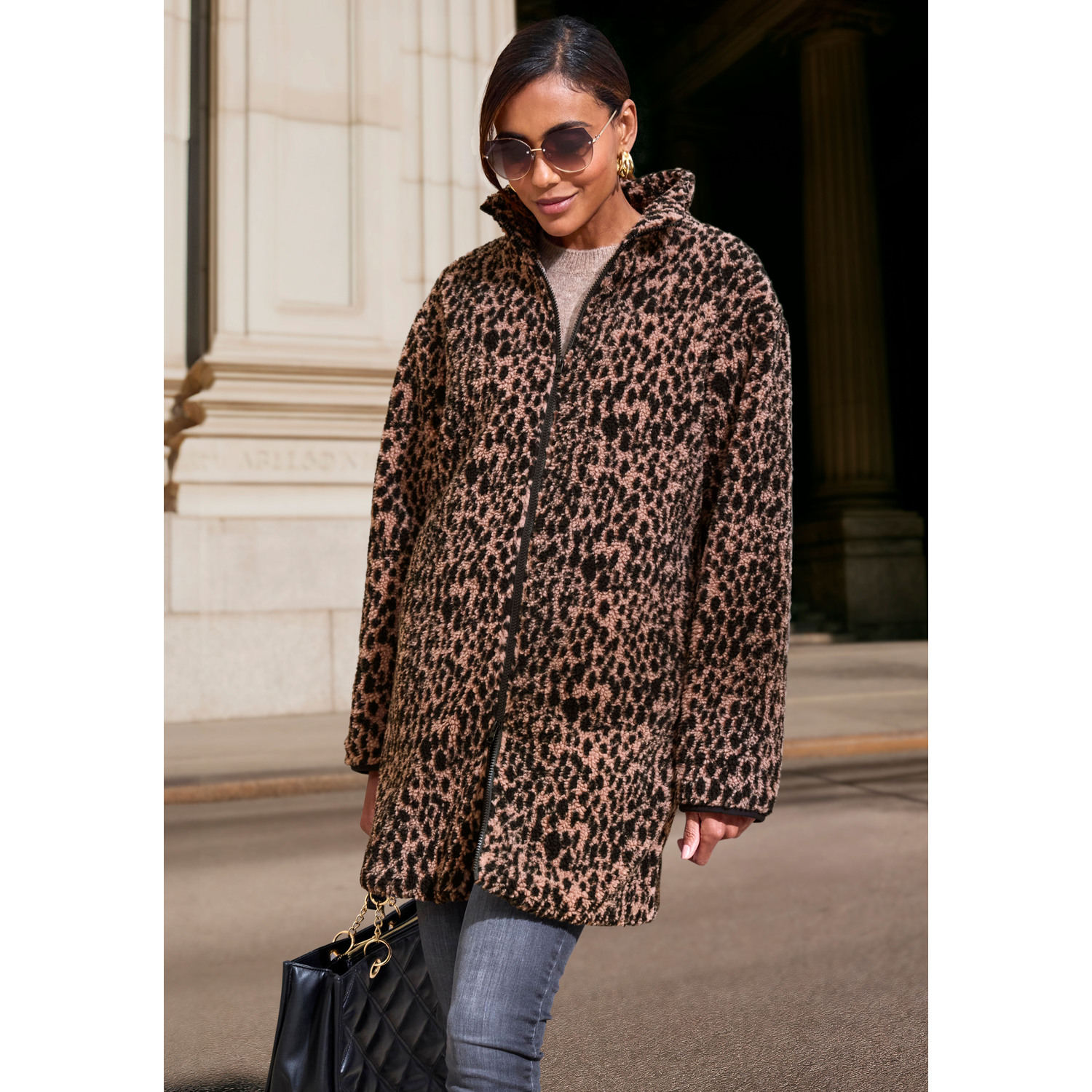 LASCANA Fleecejacke Damen leo-braun Gr.48/50 LASCANA Fleecejacke Damen leo-braun Gr.48/50 von Lascana
